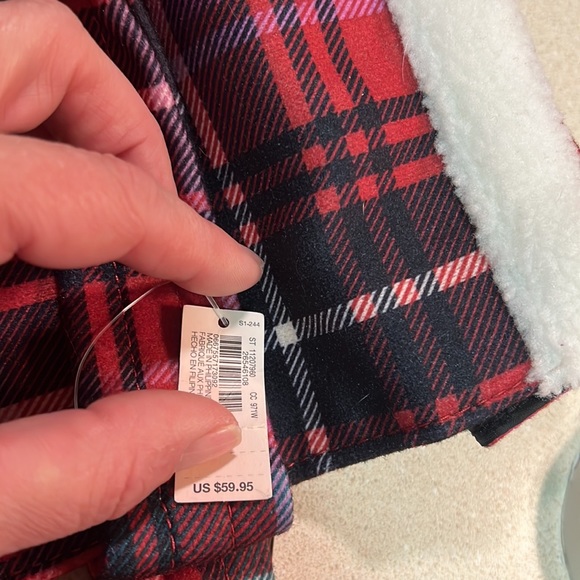 NWT Victoria’s Secret Tote 2022 - Picture 4 of 4